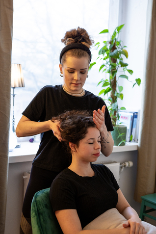 intialainen päähieronta havukuu